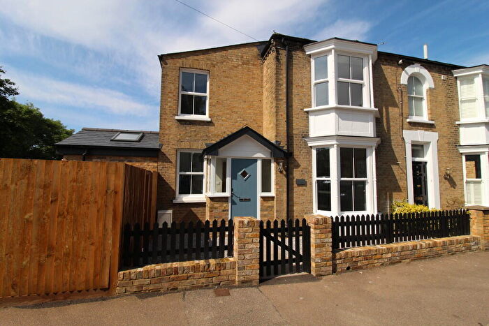 2 Bedroom Semi-Detached House To Rent In Wellington Street, Hertford, SG14