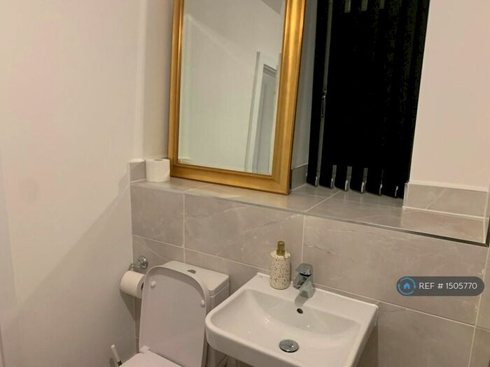 4 Bedroom End Of Terrace House To Rent In Arisdale Avenue, South Ockendon, RM15