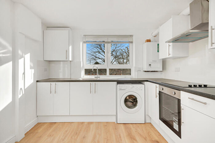 3 Bedroom Apartment To Rent In Fox Close, London, E16