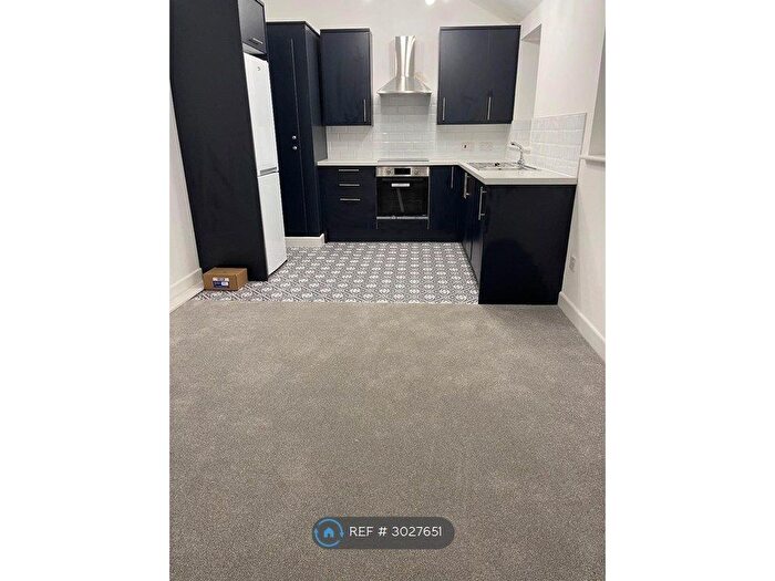 3 Bedroom Flat To Rent In Compstall Road, Romiley, Stockport, SK6