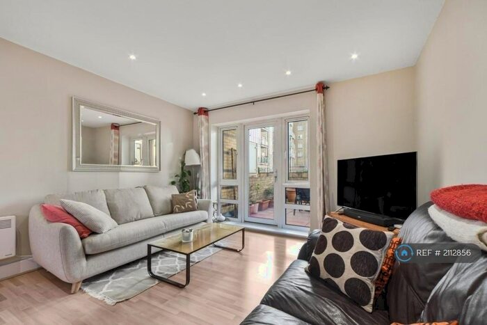 2 Bedroom Flat To Rent In St. Davids Square, London, E14