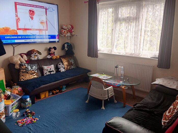 2 Bedroom Flat To Rent In Off Cranbrook Road, Gants Hill, Ilford, Ig5