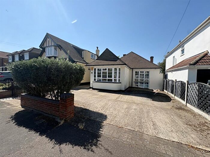 2 Bedroom Detached Bungalow For Sale In Vicarage Road, Hornchurch, RM12