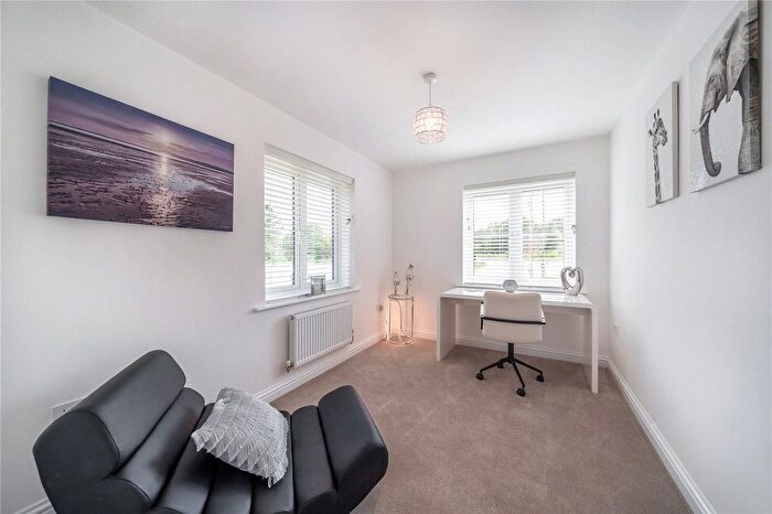 4 Bedroom Detached House For Sale In Thistledown Way, Selborne Road, Alton, Hampshire, GU34