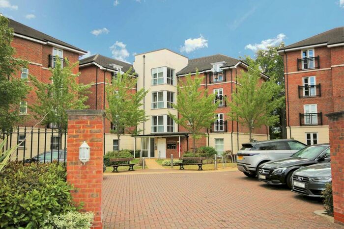 1 Bedroom Apartment To Rent In Markham House, Kenley Place, Farnborough, GU14