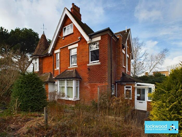 2 Bedroom Flat To Rent In Upper Gordon Road, Camberley, GU15