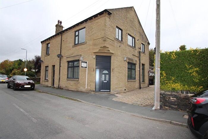 2 Bedroom Apartment To Rent In Green Mount, Halifax, HX3