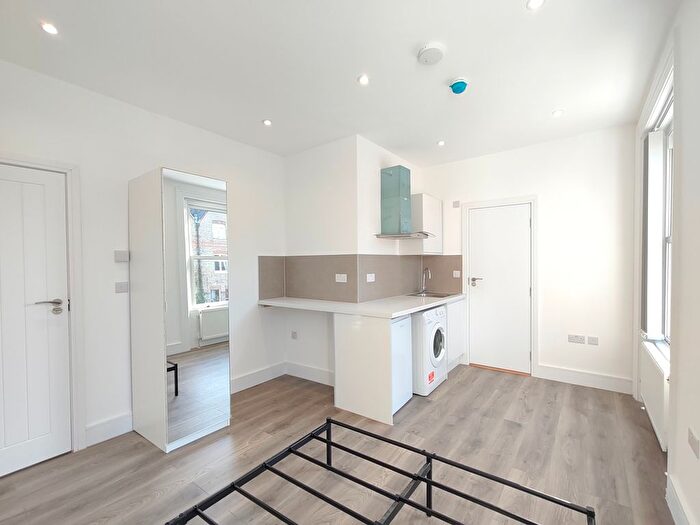 Studio To Rent In Florence Road, London, W5