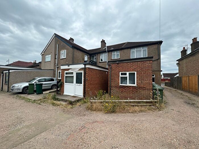 1 Bedroom Flat To Rent In Feltham Road, Ashford, TW15
