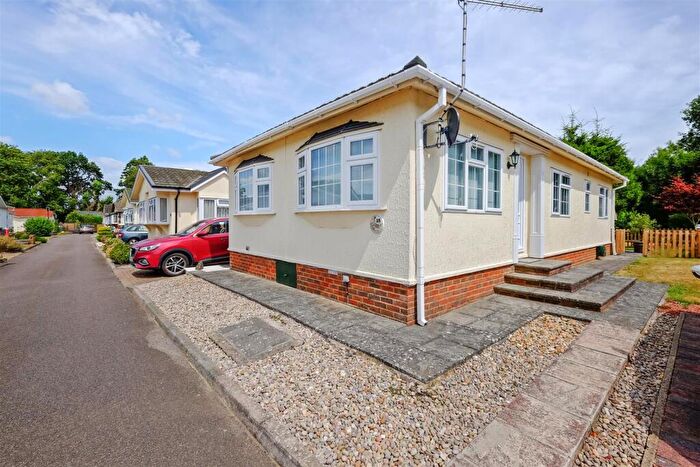 2 Bedroom Park Home For Sale In Stone Street, Petham, Canterbury, CT4