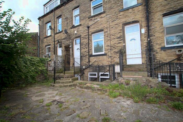 1 Bedroom Apartment To Rent In Bradford Road, Idle, Bradford, BD10