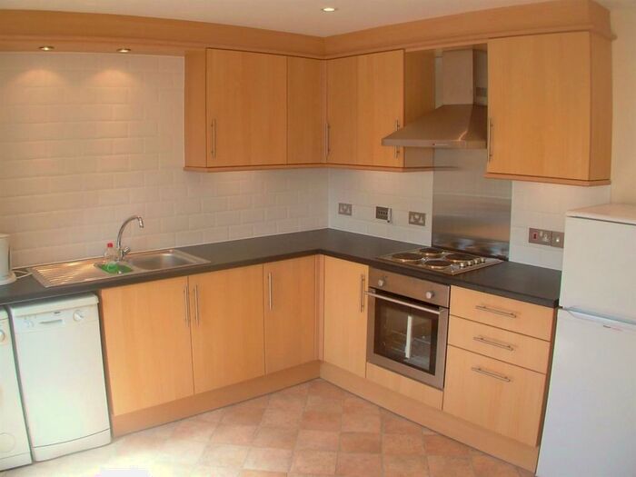 2 Bedroom House To Rent In Sandfield Garth, Meanwood, LS6