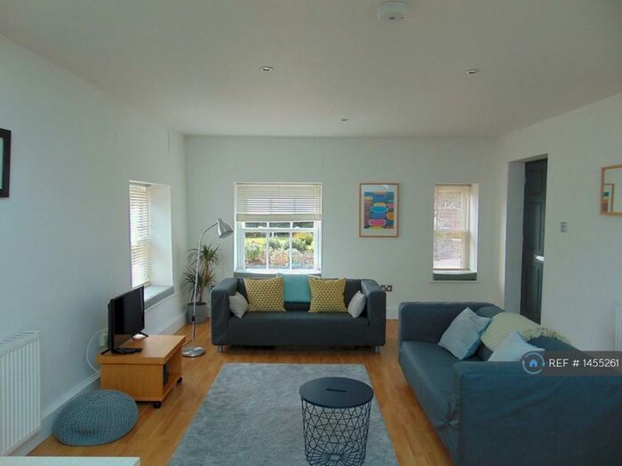 1 Bedroom Flat To Rent In Rowden Hill, Chippenham, SN15