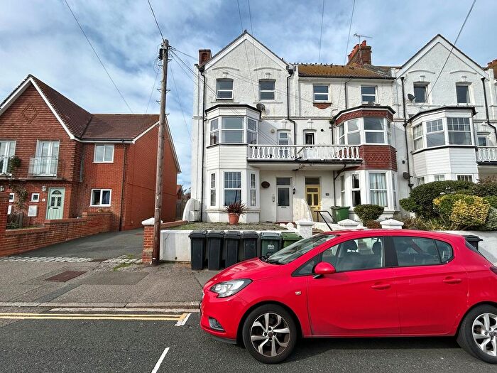 2 Bedroom Flat For Sale In Cantelupe Road, Bexhill On Sea, TN40