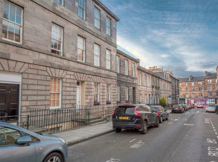 2 Bedroom Flat To Rent In Grove Street, Edinburgh, EH3