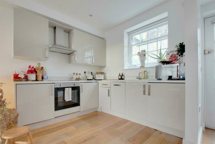 2 Bedroom End Of Terrace House To Rent In Portland Road, Worthing, BN11