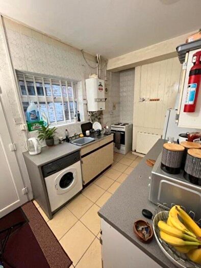 1 Bedroom Flat To Rent In Radford Boulevard, NG7