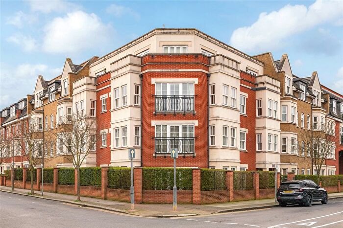 2 Bedroom Flat For Sale In Wendle Square, London, SW11