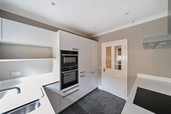 2 Bedroom Flat To Rent In Lodge Court, Hollins Hall, Killinghall, Harrogate, HG3