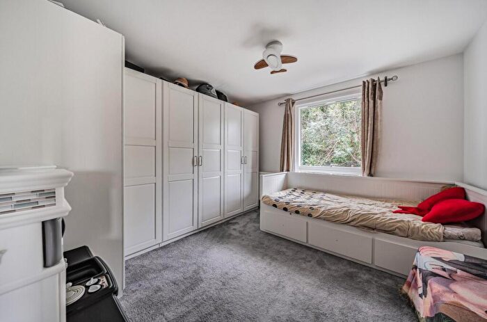 2 Bedroom Apartment To Rent In Seren Park Gardens, Blackheath, Greenwich, London, SE3