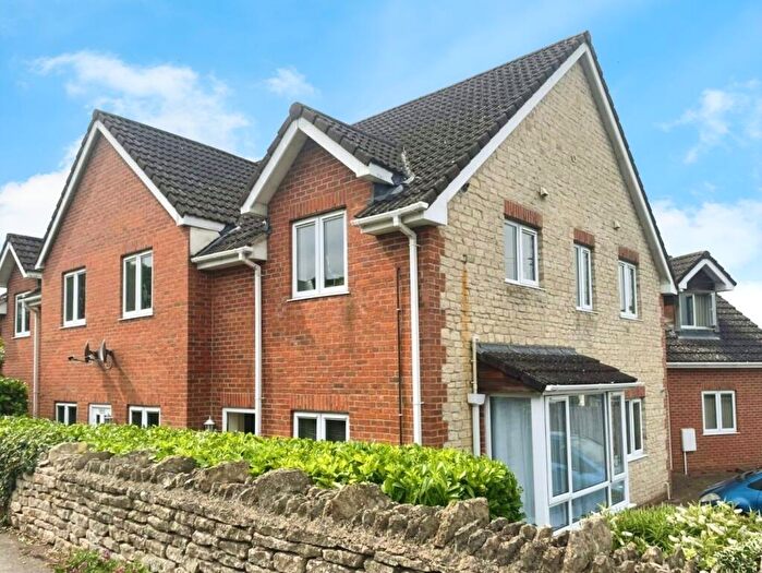 2 Bedroom Flat For Sale In The Quarry, Dursley, GL11