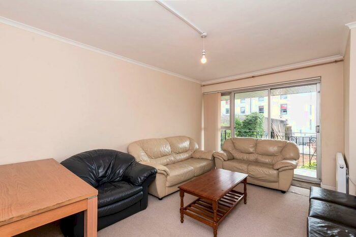 2 Bedroom Property To Rent In Cowper Court, Roath, Cardiff, CF24