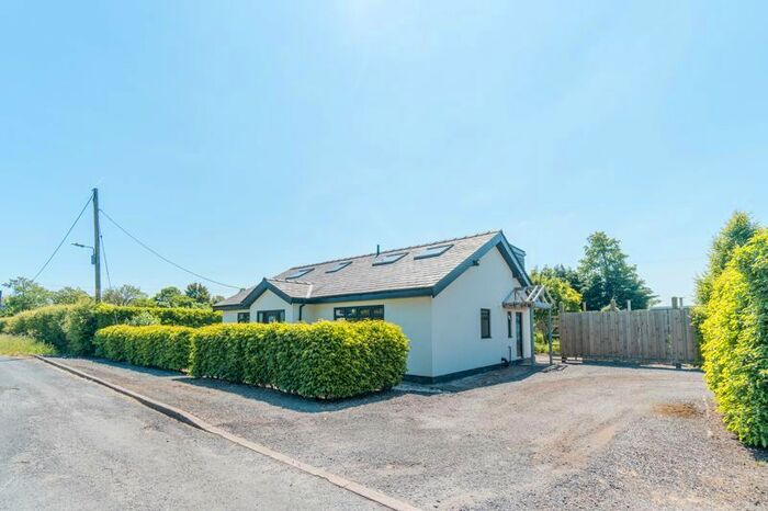 3 Bedroom Detached House For Sale In Sandy Lane, Holmeswood, Ormskirk, L40