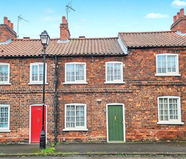 2 Bedroom Terraced House For Sale In Cliff Street, Scunthorpe, DN16