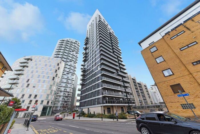 1 Bedroom Apartment To Rent In Streamlight Tower, Province Square, Canary Wharf, Blackwall Way, London, E14