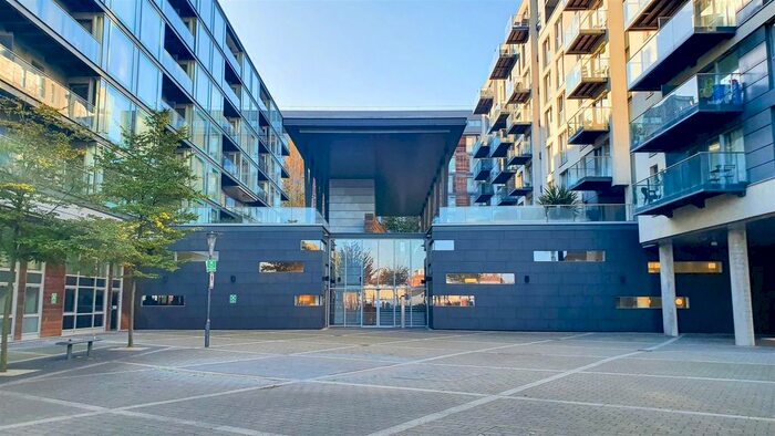 1 Bedroom Flat To Rent In Vantage Building, Station Approach, Hayes, UB3