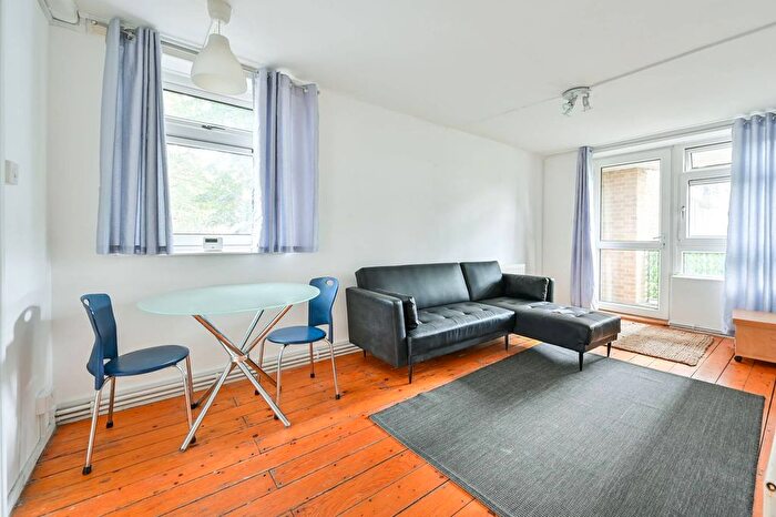 1 Bedroom Flat To Rent In Canterbury Crescent, Brixton, London, SW9