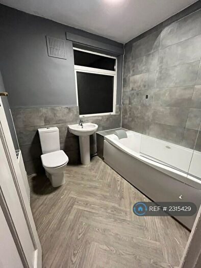 2 Bedroom Terraced House To Rent In Aviary Place, Leeds, LS12