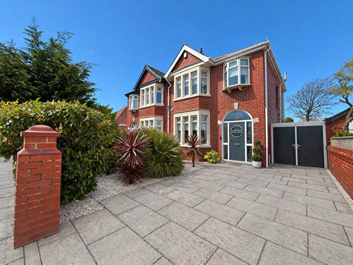 3 Bedroom Semi Detached House For Sale In Dunes Avenue, South Shore, FY4