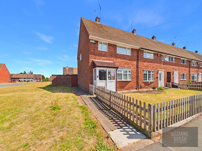 3 Bedroom End Of Terrace House For Sale In Giles Close, Holbrooks, Coventry, CV6