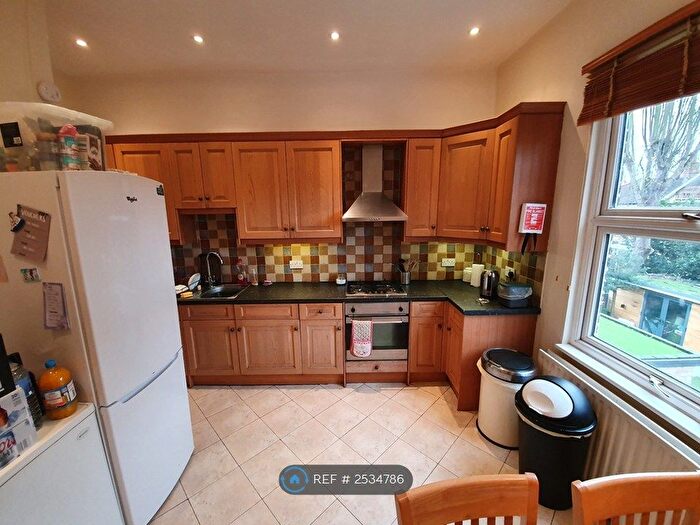 4 Bedroom Flat To Rent In Woodgrange Avenue, London, W5