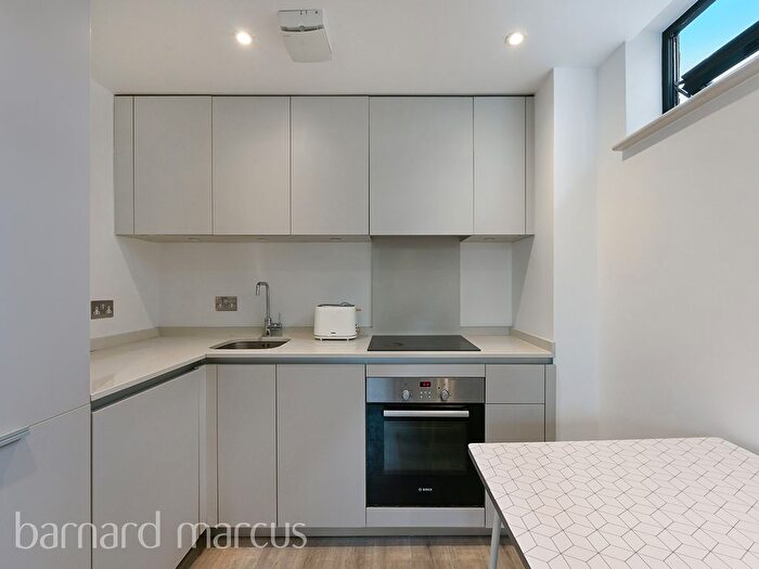 1 Bedroom Flat To Rent In Chiswick High Road, London, W4