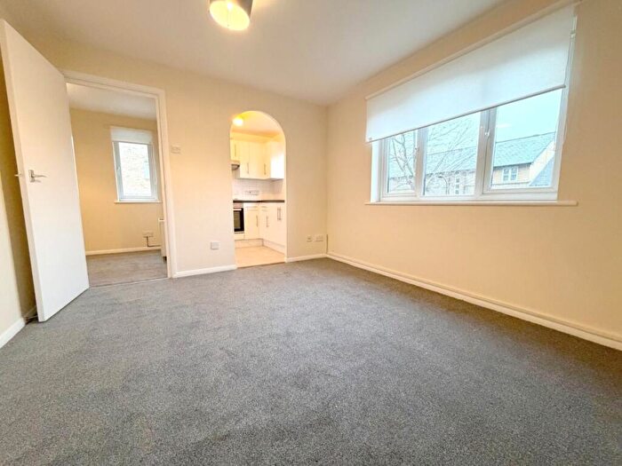 1 Bedroom Flat To Rent In Albany Court, Trenmar Gardens, Kensal Green, NW10