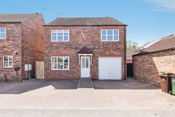 4 Bedroom Detached House For Sale In Ferry Close, Hemingbrough, Selby, YO8