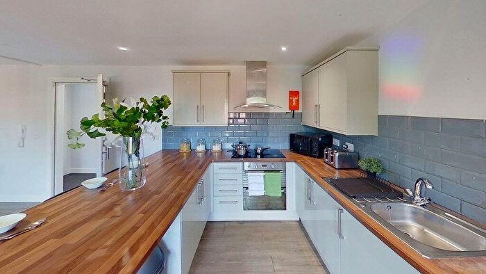 6 Bedroom Flat To Rent In Terrace Street, Nottingham, Nottinghamshire, NG7