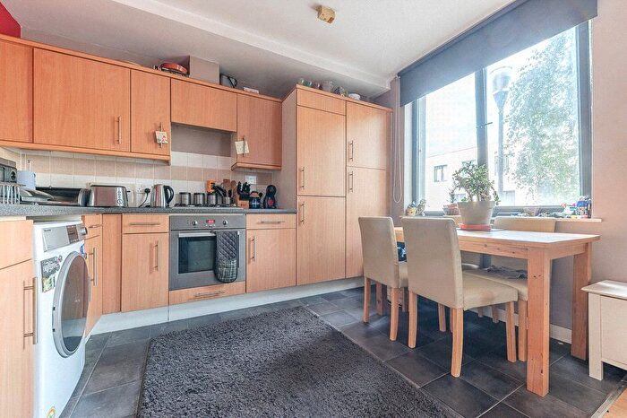 1 Bedroom Flat For Sale In Godstone Road, Whyteleafe, Surrey, CR3