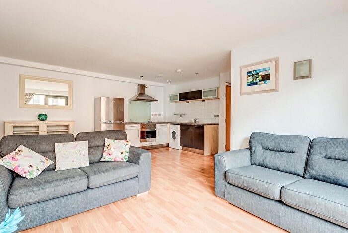 2 Bedroom Apartment To Rent In West One Panorama, Fitzwilliam Street, Sheffield, S1