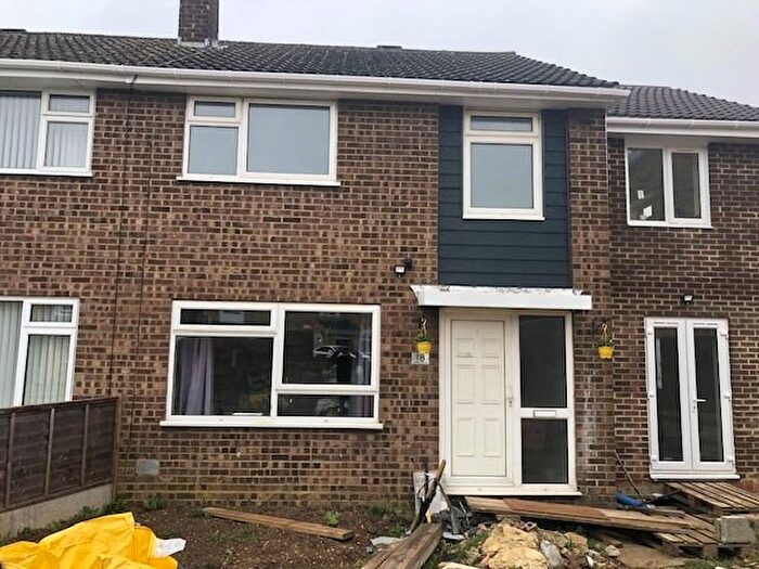 3 Bedroom Terraced House To Rent In Liston Close, Luton, LU4