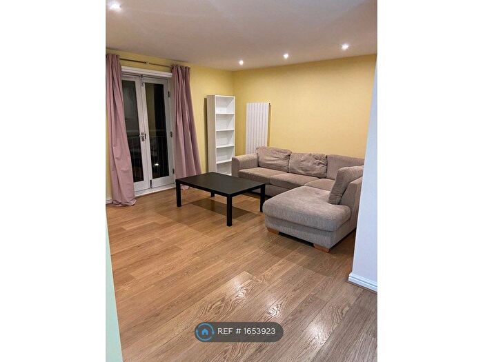 2 Bedroom Flat To Rent In Sunlight Square, London, E2