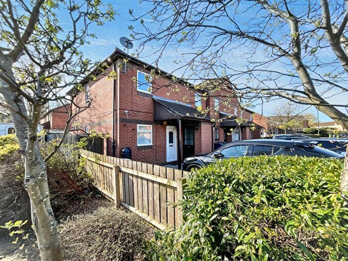 2 Bedroom Flat For Sale In Hazelmoor, Hebburn, NE31