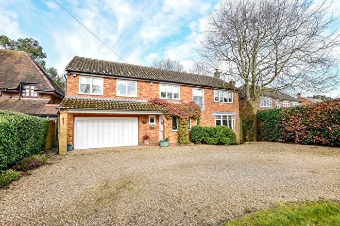 5 Bedroom Detached House For Sale In Chipperfield Road, Kings Langley, WD4