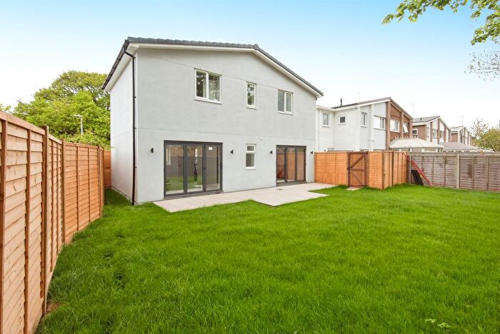 3 Bedroom Detached House For Sale In Valley Way, Stevenage, SG2