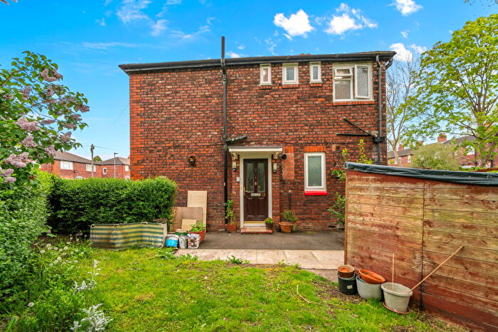 2 Bedroom Flat For Sale In Oakland Avenue, Manchester, M19