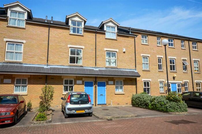 4 Bedroom Terraced House To Rent In Cleveland Grove, London, E1