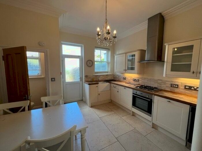 2 Bedroom Property To Rent In Pitman Street, Pontcanna, Cardiff, CF11