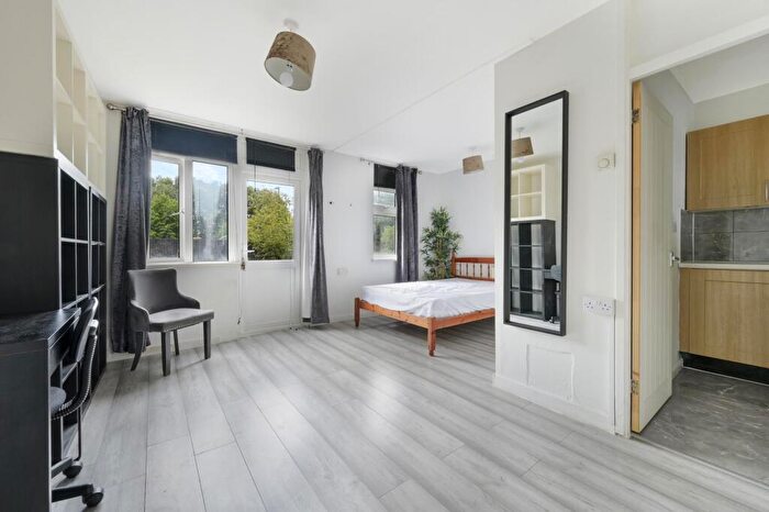 Apartment To Rent In Dockland Street, London, E16